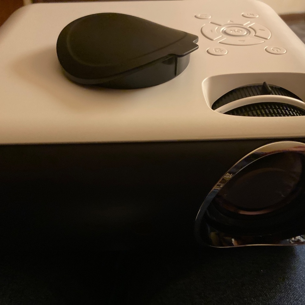 LED Projector - Picture 2 of 5